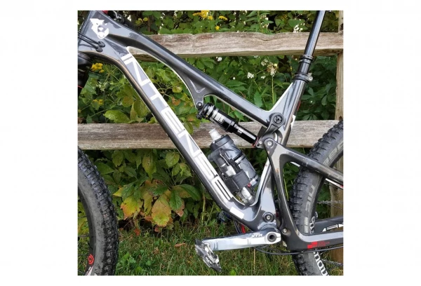 Support De Porte-Bidon Wolf Tooth B-RAD Half Bottle Adapter + DogBone Noir 4 Support De Porte-Bidon Wolf Tooth B-RAD Half Bottle Adapter + DogBone Noir – Image 4