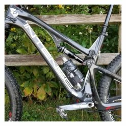 Support De Porte-Bidon Wolf Tooth B-RAD Half Bottle Adapter Noir -Accessoires, Nutrition & Soins du Corps Gravel Soldes unnamed file 3046