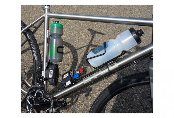 Support De Porte-Bidon Wolf Tooth B-RAD 4 Slot Noir 4 Support De Porte-Bidon Wolf Tooth B-RAD 4 Slot Noir – Image 4