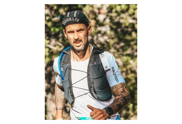 Sac D'hydratation Salomon Active Skin 8 + Flasks Noir Unisex 2 Sac D'hydratation Salomon Active Skin 8 + Flasks Noir Unisex – Image 2